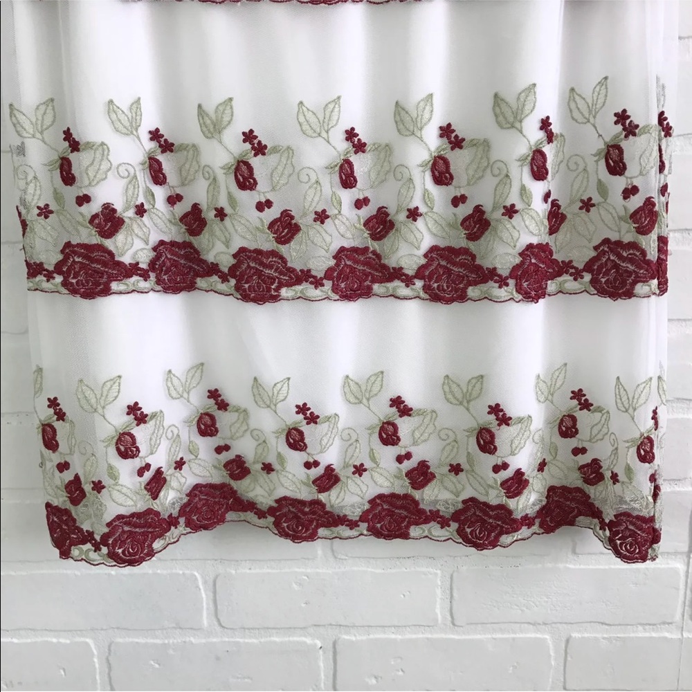 Maggie Sweet L Skirt Embroidered Rose Floral White - Picture 3 of 4